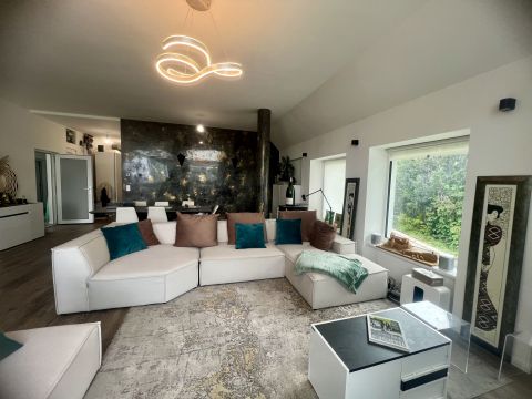 Eladó Lakás 1037 Budapest 3. kerület 