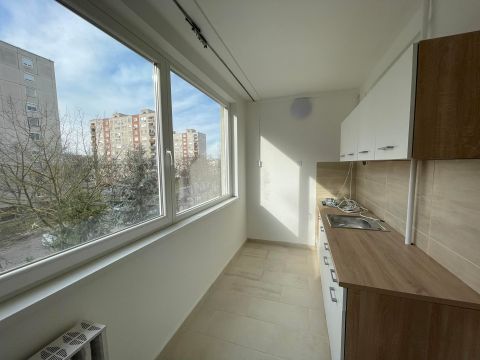 Kiadó Lakás 6000 Kecskemét KIADÓ LAKÁS AZ IRINYI UTCÁBAN IGÉNYES BÉRLŐNEK