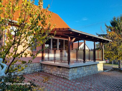 Eladó Ház 8172 Balatonakarattya 