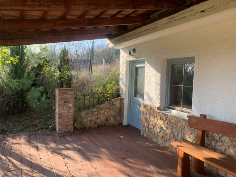 Eladó Ház 8095 Pákozd , Pákozd, panorámás hegyoldalán