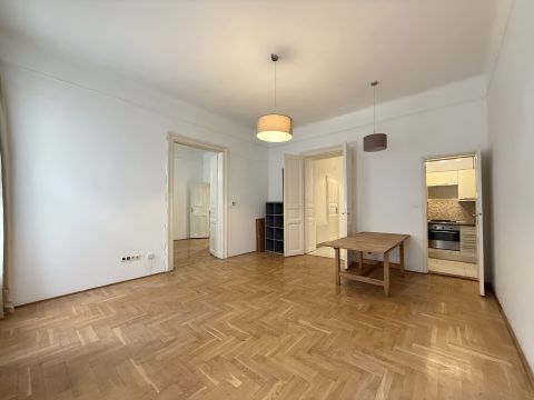 Eladó Lakás 1065 Budapest 6. kerület , Befektetést keresel a 6-ban? EZ AZ!