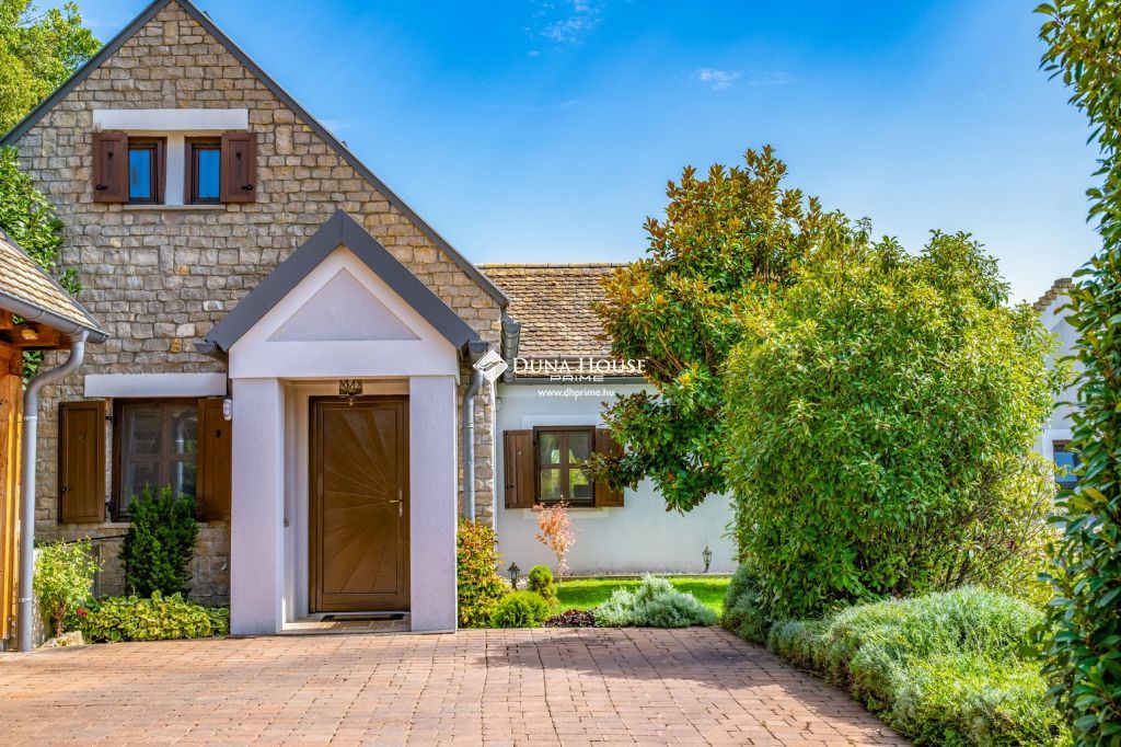Eladó ház, Balatonfüred