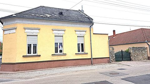 Eladó Ház 8300 Tapolca 