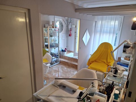 Eladó Üzlethelyiség 6000 Kecskemét , Széchenyiváros