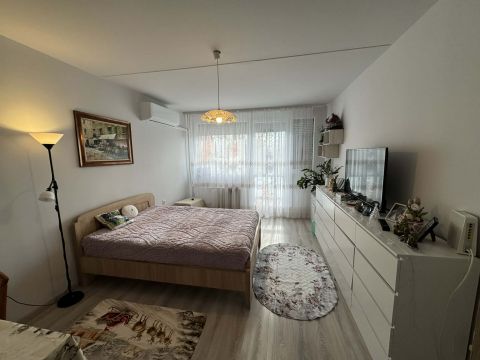 Eladó Lakás 7636 Pécs , Kertváros- Rózsadombon eladó 2,5 szobás lakás! 