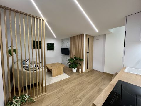 Eladó Lakás 1067 Budapest 6. kerület Nyugatinál felújított, berendezett lakások