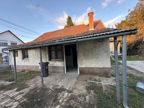 Eladó Ház 6065 Lakitelek Lakitelek csendes utcájában felújítandó kishàz eladó