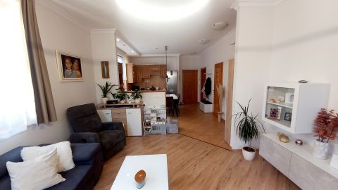 Eladó Lakás 6000 Kecskemét , Belváros