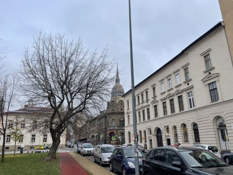 Eladó Üzlethelyiség 1081 Budapest 8. kerület 