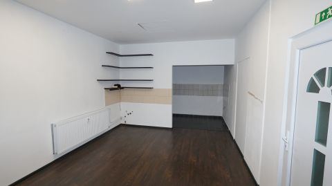 Kiadó Üzlethelyiség 8900 Zalaegerszeg 