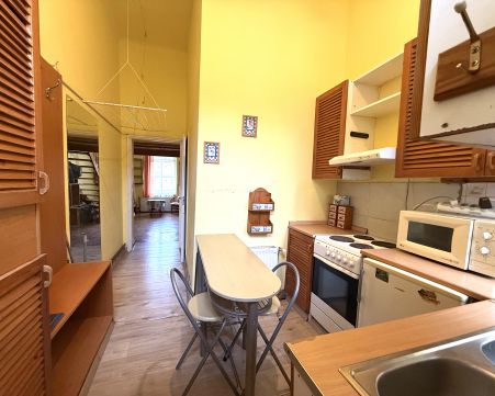 Eladó Lakás 1076 Budapest 7. kerület Garay utcában, galériás garzonlakás-otthon startra is