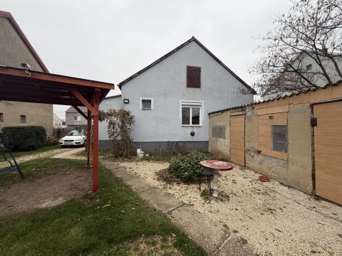 Eladó Ház 9300 Csorna , Rét utca közelében