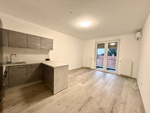 Kiadó Lakás 9700 Szombathely , Plaza