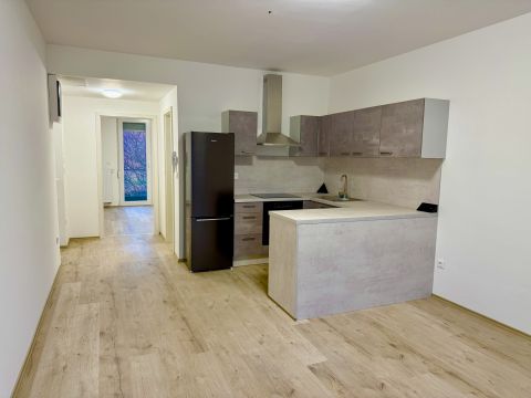 Kiadó Lakás 9700 Szombathely Plaza