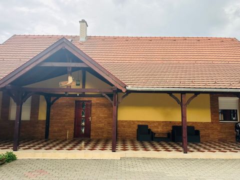 Kiadó Ház 2100 Gödöllő 