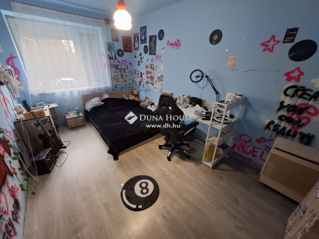 6066 Tiszaalpár , Jó szerkezetű családi ház pincével, tetőtérrel — 1/24