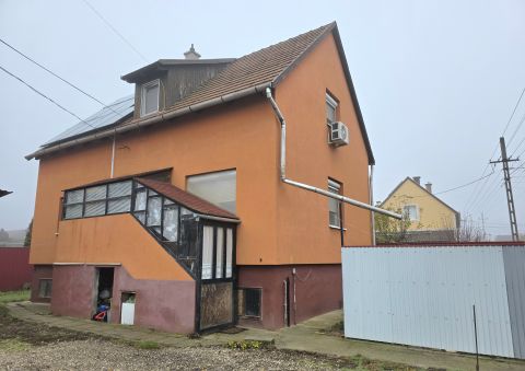 Eladó Ház 2230 Gyömrő , Eskü tér közelében