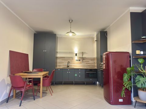 Eladó Lakás 2096 Üröm , újszerű, teraszos lakás közvetlen a III. kerület határán