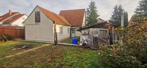 Eladó Ház 7400 Kaposvár , 3 szobás családi ház garázzsal