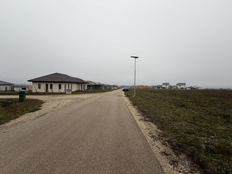 Eladó Telek 2093 Budajenő , Ikerház építésére alkalmas telek Templomvölgyben