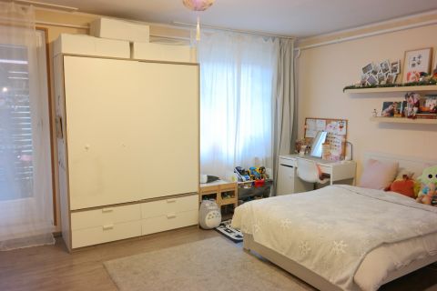 Eladó Lakás 1048 Budapest 4. kerület Barátság tulipánkert melletti erkélyes lakás saját tárolóval