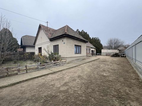 Eladó Ház 2371 Dabas Felújítandó ingatlan Dabas-Sári Fő úton