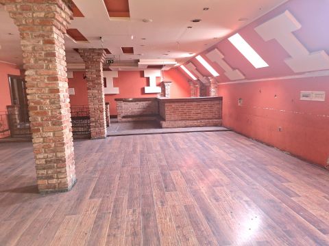 Eladó Üzlethelyiség 4400 Nyíregyháza 