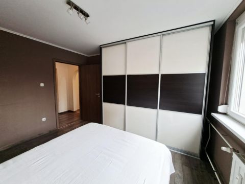 Eladó Lakás 1132 Budapest 13. kerület Felújított, napfényes lakás az M3 metró közelében