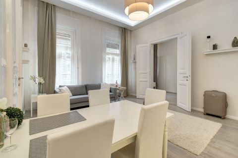 Kiadó Lakás 1061 Budapest 6. kerület 3 hálós az Andrássy és a Gozsdu között