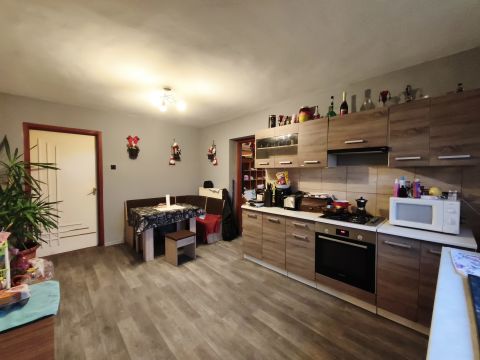 Eladó Ház 7020 Dunaföldvár , Dunaföldvár - Előszállási úthoz közel, családi ház eladó!