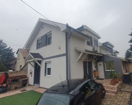 Eladó Ház 1185 Budapest 18. kerület XVIII. Kerület Kétszintes 2 lakásos családi ház egyik fele 