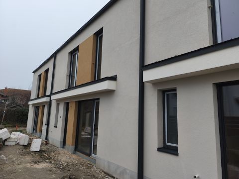 Eladó Lakás 2330 Dunaharaszti , Bezerédi lakóparkban újépítésű sorházi lakások