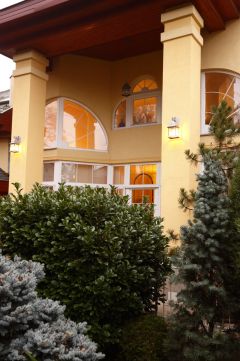 Eladó Ház 1182 Budapest 18. kerület , Egy valódi építészeti különlegesség a Gloriett-telepen!