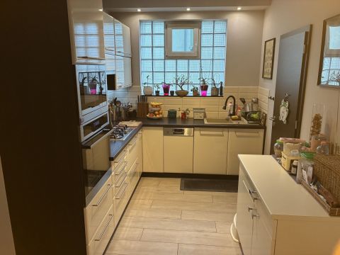 Eladó Lakás 9027 Győr Felújított, belső kétszintes sorházi lakás Likócson eladó!