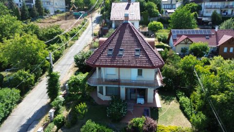 Eladó Ház 1038 Budapest 3. kerület 