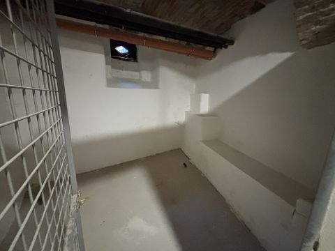 Eladó Tároló/Raktár 9400 Sopron , Várkerület