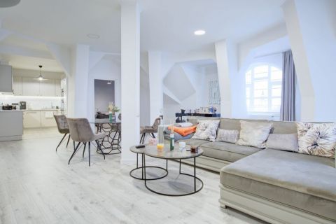 Eladó Lakás 2750 Nagykőrös , Ritka lehetőség a Belvárosban, excluzív lakás 