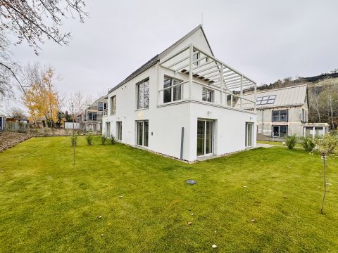 Eladó Lakás 8172 Balatonakarattya , Aligai utca