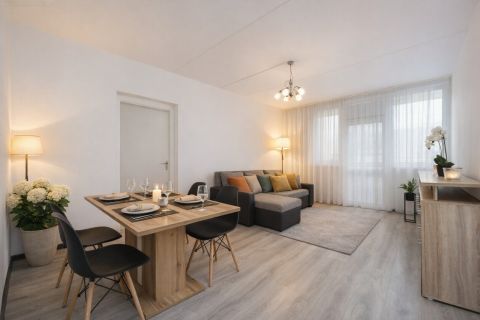 Eladó Lakás 1083 Budapest 8. kerület , Felújított, tágas, világos 3 szobás lakás a Losoncinegyedben