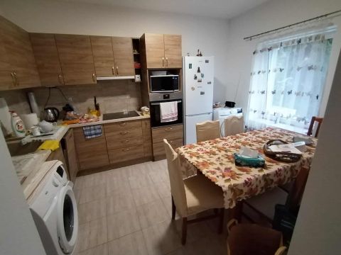 Eladó Lakás 2063 Óbarok 