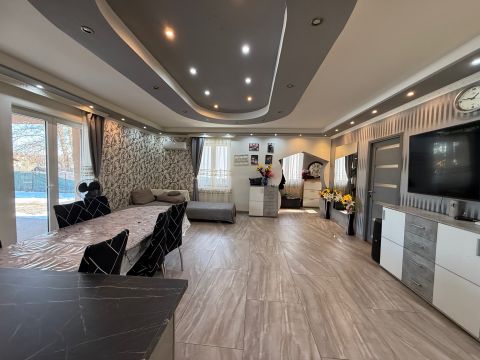 Eladó Ház 2162 Őrbottyán , Veresegyház Vasútállomás közeli