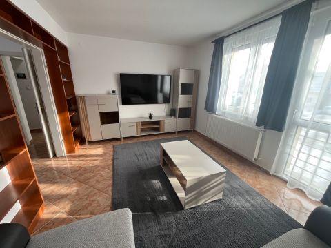 Kiadó Lakás 4028 Debrecen Hadházi úton nappali + 2 szobás lakás KIADÓ!