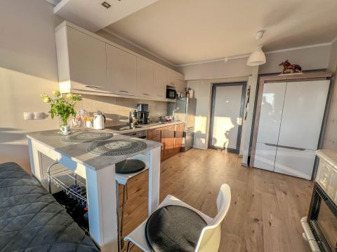 Eladó Lakás 1165 Budapest 16. kerület Gyönyörűen felújított lakás a Petőfikert szomszédságában