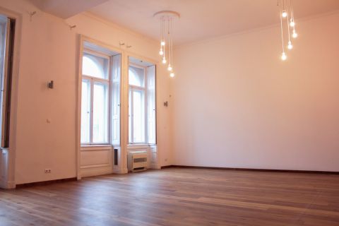 Eladó Lakás 1065 Budapest 6. kerület , Bajcsy-Zsilinszky úton 2 bejáratos lakás