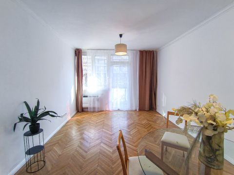 Eladó Lakás 1135 Budapest 13. kerület BÉKE TÉRNÉL, ERKÉLYES, FELÚJÍTOTT,2 SZOBÁS LAKÁS