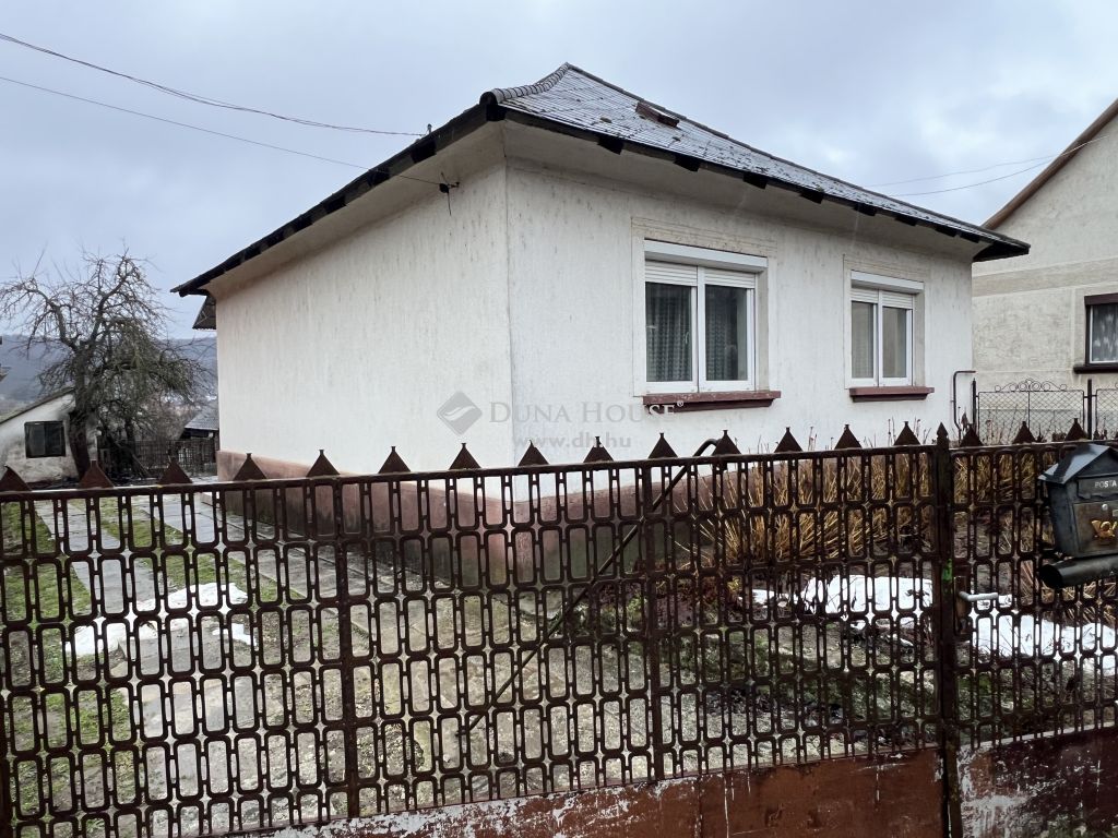 8056 Bakonycsernye , csendes helyen — 1/17