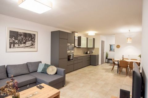 Kiadó Lakás 8200 Veszprém 