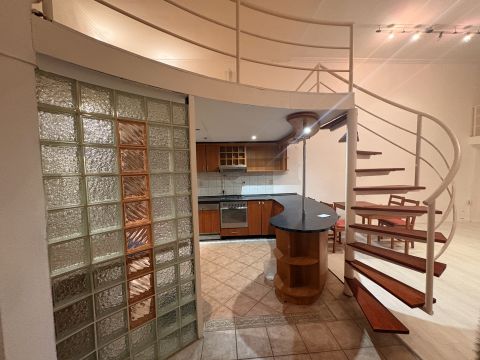 Eladó Lakás 1067 Budapest 6. kerület Vi. kerület, Csengery utca