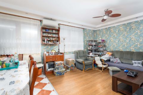 Eladó Ház 9200 Mosonmagyaróvár , Cseresznyés utca közelében