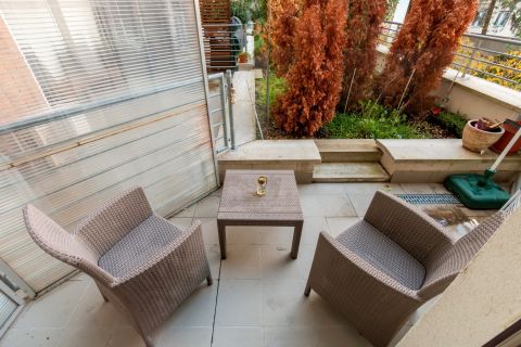 Kiadó Lakás 1139 Budapest 13. kerület Teve utcai lakóparkban berendezett, teraszos stúdió + garázs